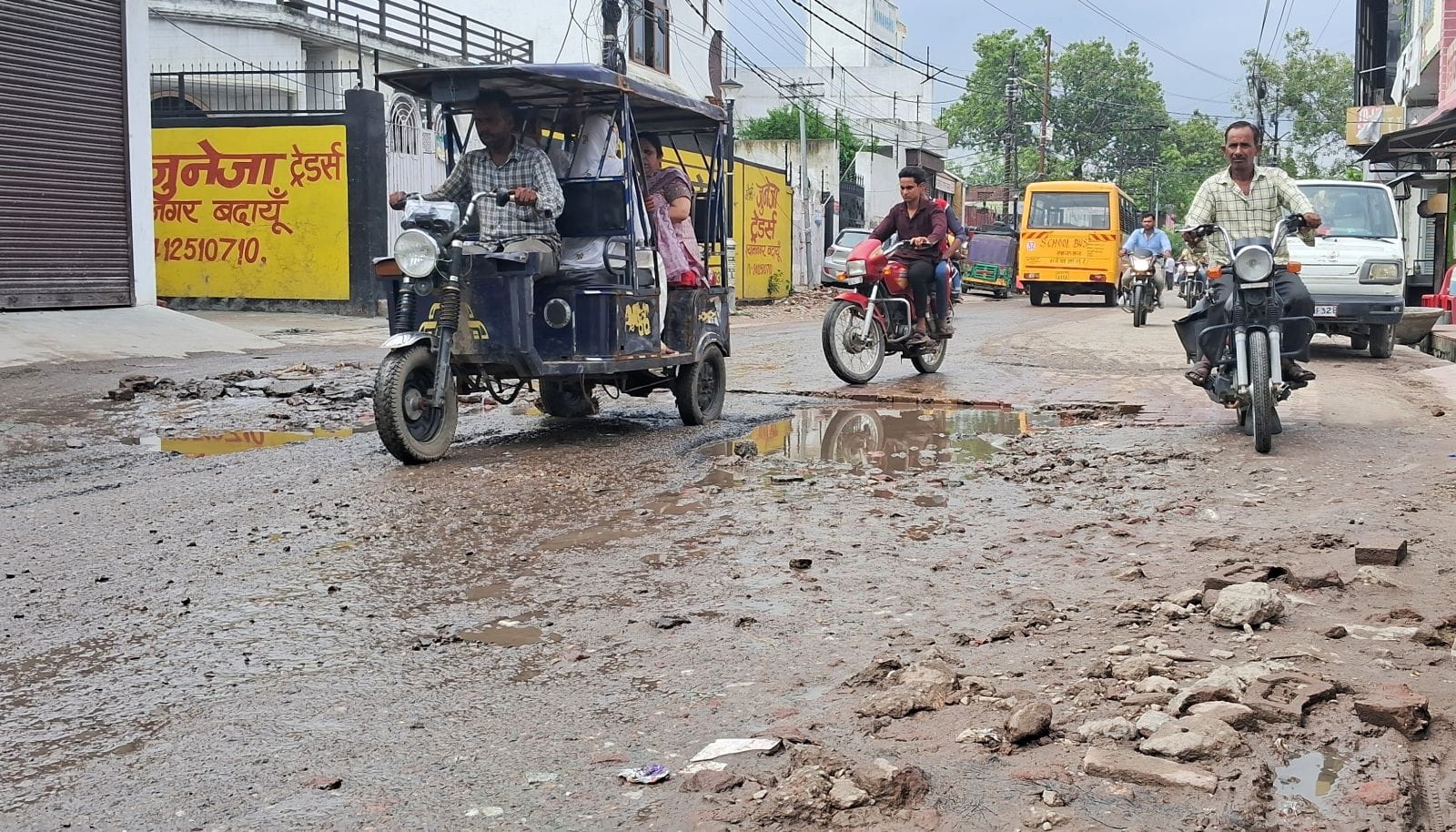 लालपुल स्थित इसी पुल से होकर गुजरेंगें कांवड़िये। संवाद