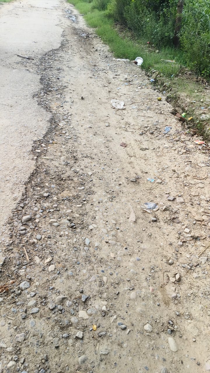 धिरावां से खोखाय जाने वाला जर्जर मार्ग।संवाद