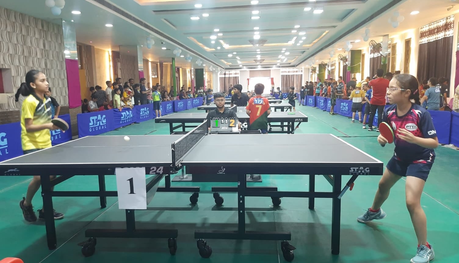 फोटो 23- सोनीपत के मुरथल रोड स्थित मामचंद वाटिका में आयोजित प्रतियोगिता में जीत के लिए जोर लगात