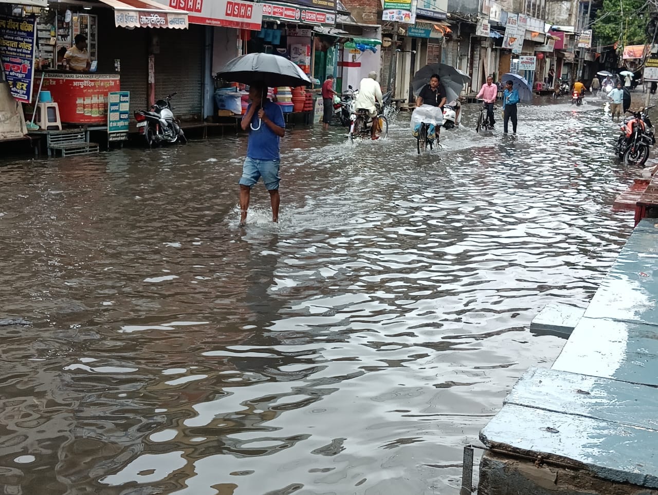 बैल्हा बाजार घाट में घरों में घूसा पानीं। स्रोत: ग्रामीण