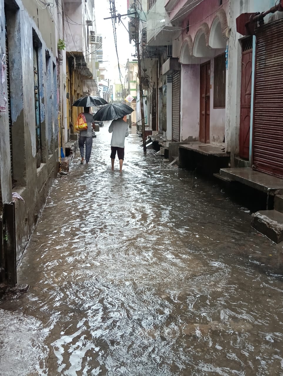 बैल्हा बाजार घाट में घरों में घूसा पानीं। स्रोत: ग्रामीण
