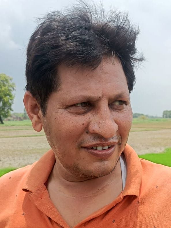 म्योहर में विद्युत सप्लाई ठीक करता लाइनमैन। संवाद म्योहर में विद्युत सप्लाई ठीक करता लाइनमैन। संवाद