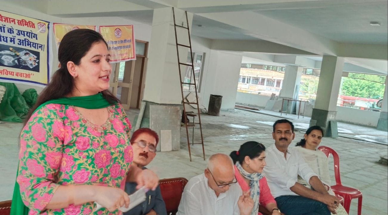 नशे को खत्म करने के लिए संधोल में अयोजित सम्मेलन में भाग लेते लोग   संवाद