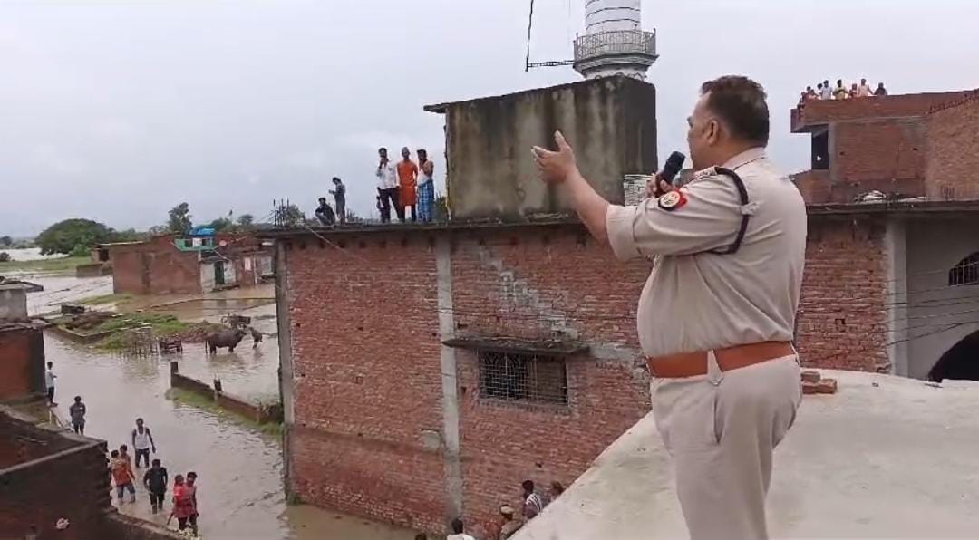 शहर की छोटी माक्रेंट के पास भरा बारिश का पानी।संवाद शहर की छोटी माक्रेंट के पास भरा बारिश का पानी।संवाद