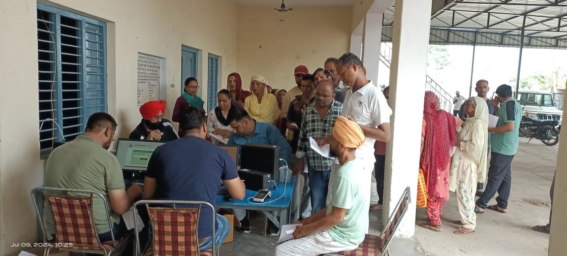 अंबाला में रोडवेज अधिकारी हैप्पी कार्ड को लेकर बीडीपीओ, डीडीपीओ और सरपंचों के साथ बैठक करते हु अंबाला में रोडवेज अधिकारी हैप्पी कार्ड को लेकर बीडीपीओ, डीडीपीओ और सरपंचों के साथ बैठक करते हु