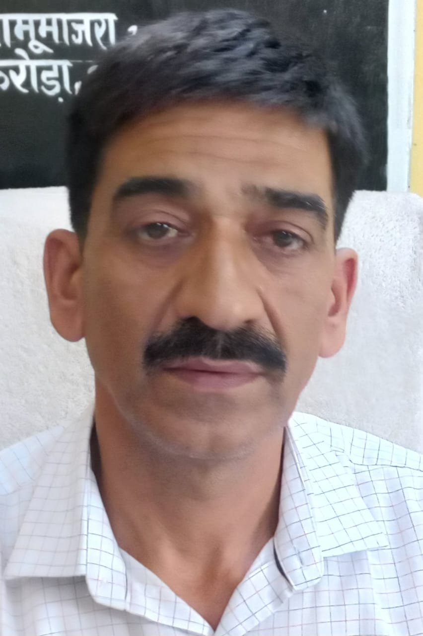 कुरुक्षेत्र। नए बस अड्डे पर रोडवेज कर्मचारियों को संबोधित करते राज्य प्रधान मायाराम उनियाल। सं