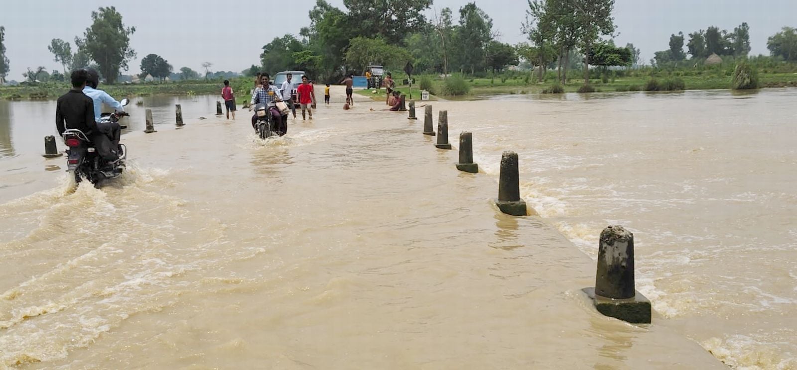 सहसवान क्षेत्र के गांव भमरोलिया तक पहुंचा गंगा का पानी। संवाद सहसवान क्षेत्र के गांव भमरोलिया तक पहुंचा गंगा का पानी। संवाद