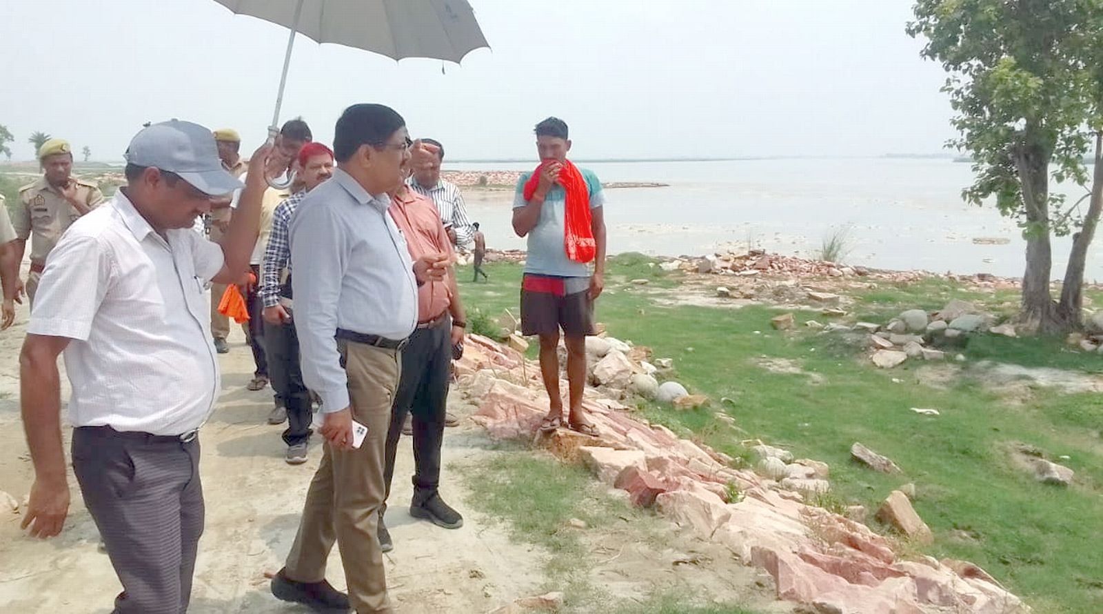सहसवान क्षेत्र के गांव भमरोलिया तक पहुंचा गंगा का पानी। संवाद सहसवान क्षेत्र के गांव भमरोलिया तक पहुंचा गंगा का पानी। संवाद