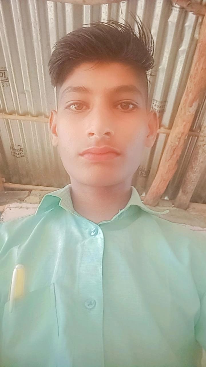 सूदनपुर तटबंध पर जियो ट्यूब के ऊपर पापलाइन से डाली जा रही मिट्टी सूदनपुर तटबंध पर जियो ट्यूब के ऊपर पापलाइन से डाली जा रही मिट्टी