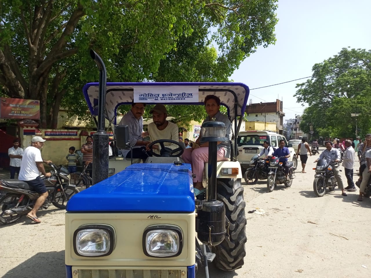 शहर के रोडवेज बस स्टैंड परिसर में भरा पानी।संवाद