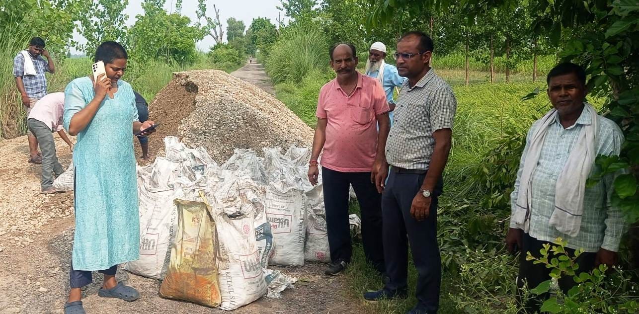 गुजरहाई के पास पानी में बही पुलिया गुजरहाई के पास पानी में बही पुलिया