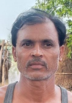 गांव कसारी से पहले कटा रास्ता। संवाद