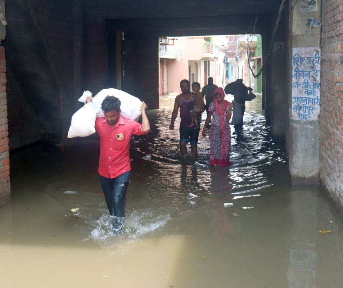 ककरा में भरा गर्रा नदी का पानी। संवाद ककरा में भरा गर्रा नदी का पानी। संवाद