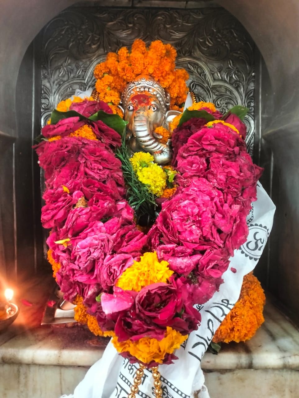 भस्म आरती के दौरान कुछ ऐसे हुआ श्रृंगार.... बाबा महाकाल के साथ माता पार्वती भगवान श्री गणेश और 