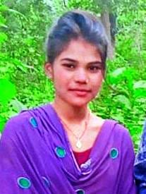 बीमार बहन को कंधे पर लादकर ले जाता भाई सरोज