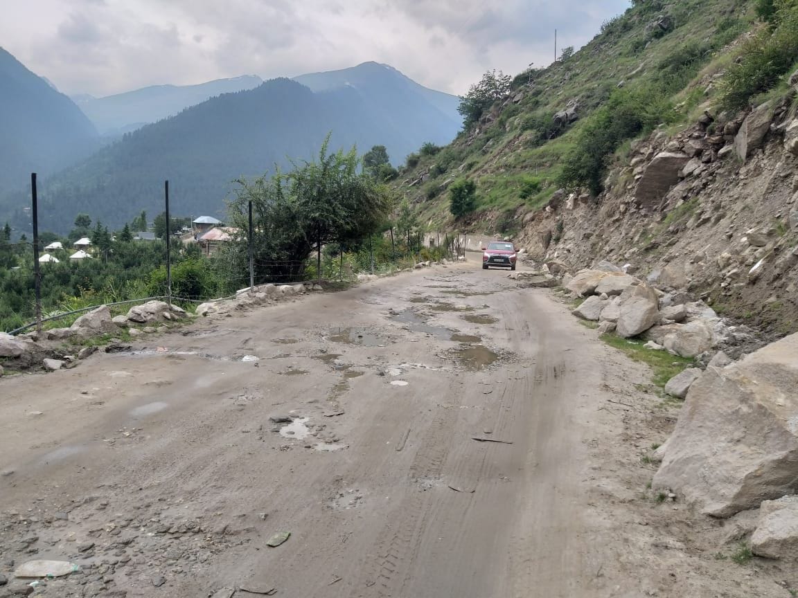 खस्ताहाल सांगला छितकुल संपर्क मार्ग खस्ताहाल सांगला छितकुल संपर्क मार्ग