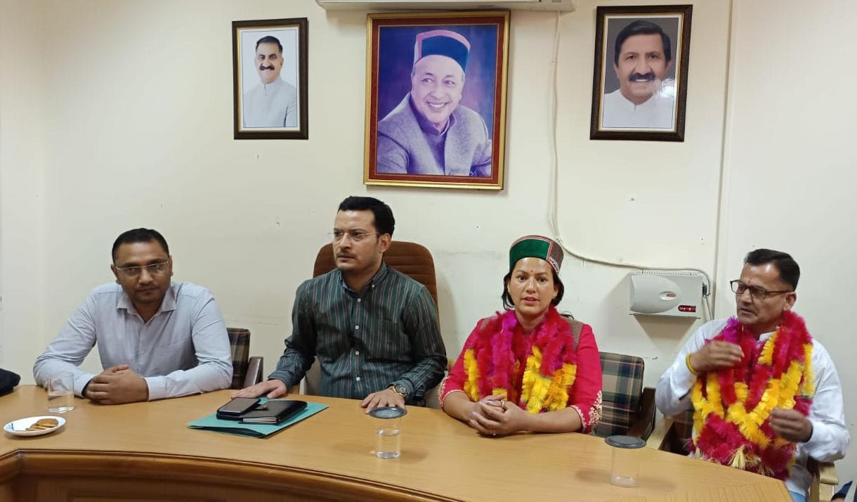 नगर परिषद रामपुर के अध्यक्ष और उपाध्यक्ष के चुनाव को लेकर बैठक की अध्यक्षता करते एसडीएम रामपुर नगर परिषद रामपुर के अध्यक्ष और उपाध्यक्ष के चुनाव को लेकर बैठक की अध्यक्षता करते एसडीएम रामपुर