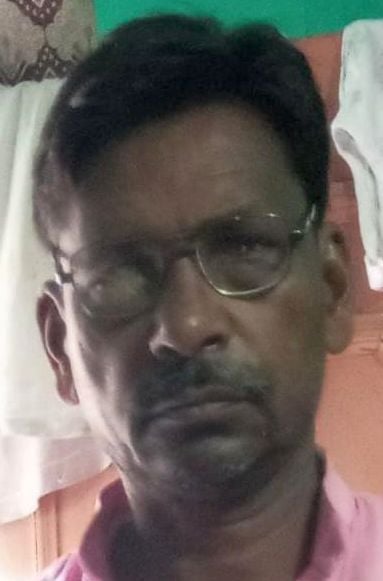 बुलडोजर की सवारी: लखनऊ दिल्ली हाइवे पर अभी भी पानी भरा हुआ है लोग आने-जाने के लिए अलग अलग साधनो