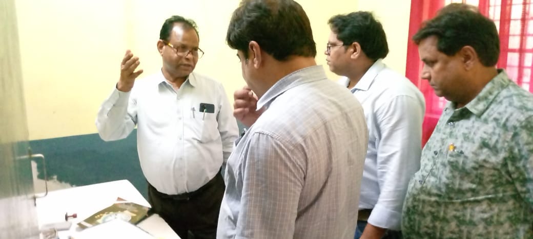 कांट के गांव जिगनेरा में स्थापित राजकीय मेडिकल कॉलेज के गेट पर भरा पानी। संवाद