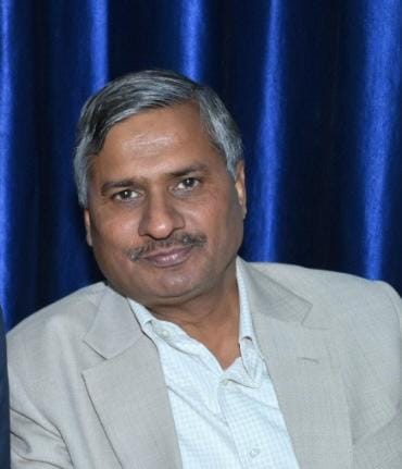 प्रधान सतीश सैनी। प्रधान सतीश सैनी।