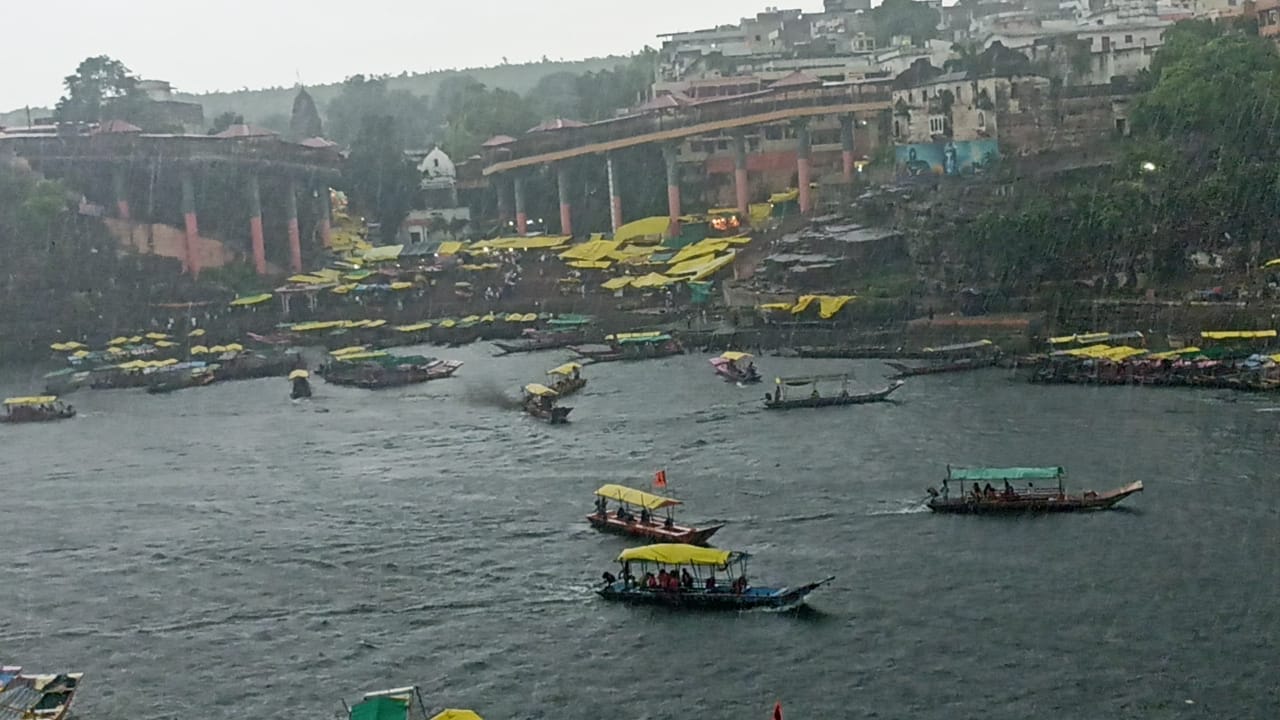 रविवार को बाबा ओंकार के दर्शन करने उमड़ा भक्तों का जन सैलाब