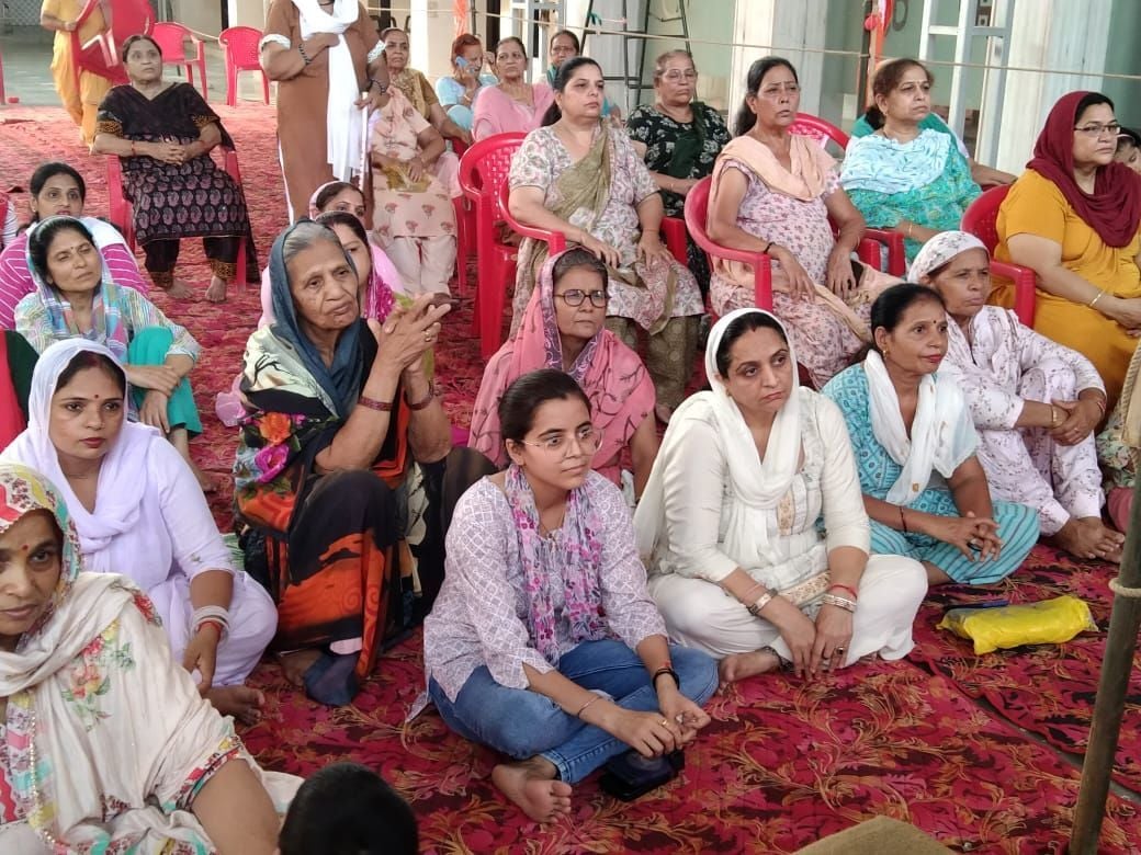 फोटो 36- सोनीपत के गीता भवन सनातन धर्म सभा मंदिर में श्रीमद्भागवत कथा के दौरान प्रवचन करती कथाव फोटो 36- सोनीपत के गीता भवन सनातन धर्म सभा मंदिर में श्रीमद्भागवत कथा के दौरान प्रवचन करती कथाव