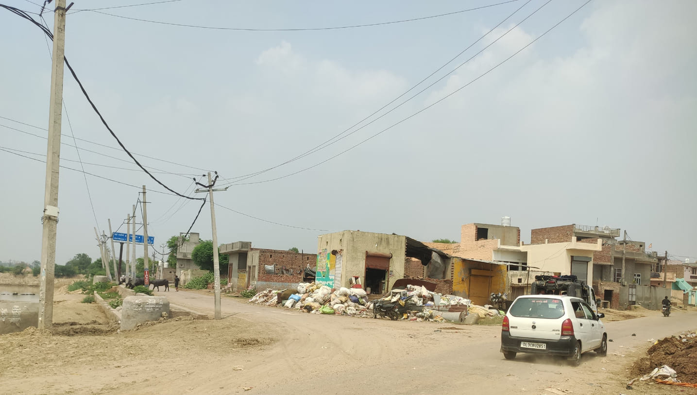 19जेएनडी14: उचाना कलां से खेड़ी मंसानिया रोड जहां पर स्वागत द्वार लगेगा। संवाद 19जेएनडी14: उचाना कलां से खेड़ी मंसानिया रोड जहां पर स्वागत द्वार लगेगा। संवाद