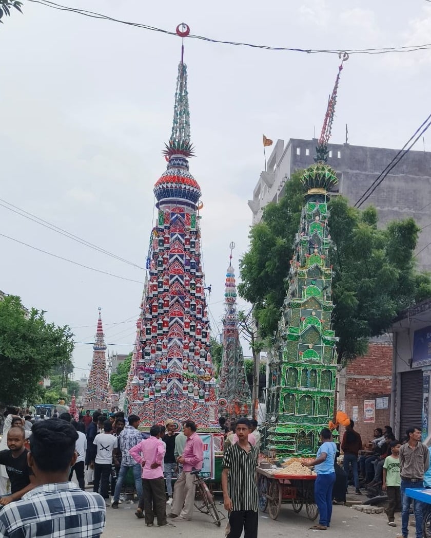 रायपुर कर्बला मे रखे ताजिए। संवाद