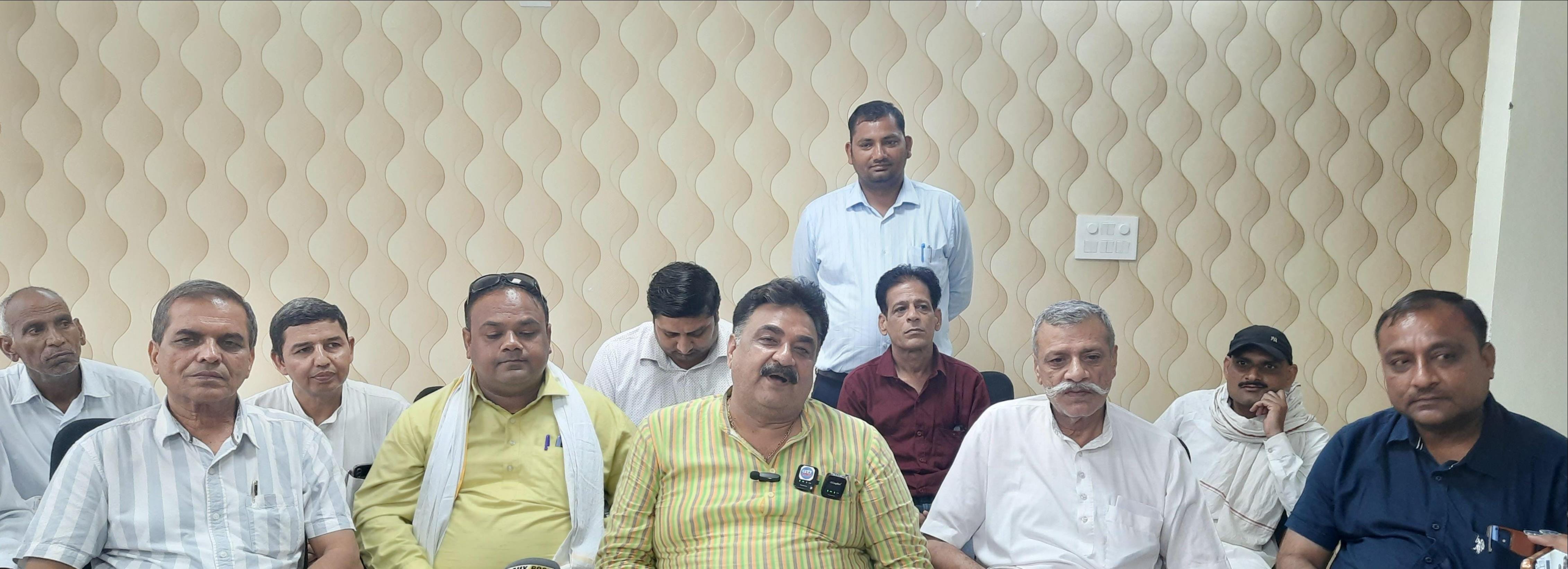 21जेएनडी27 : पत्रकारों से बातचीत करते विधायक डॉ. कृष्ण मिड्ढा। संवाद 21जेएनडी27 : पत्रकारों से बातचीत करते विधायक डॉ. कृष्ण मिड्ढा। संवाद