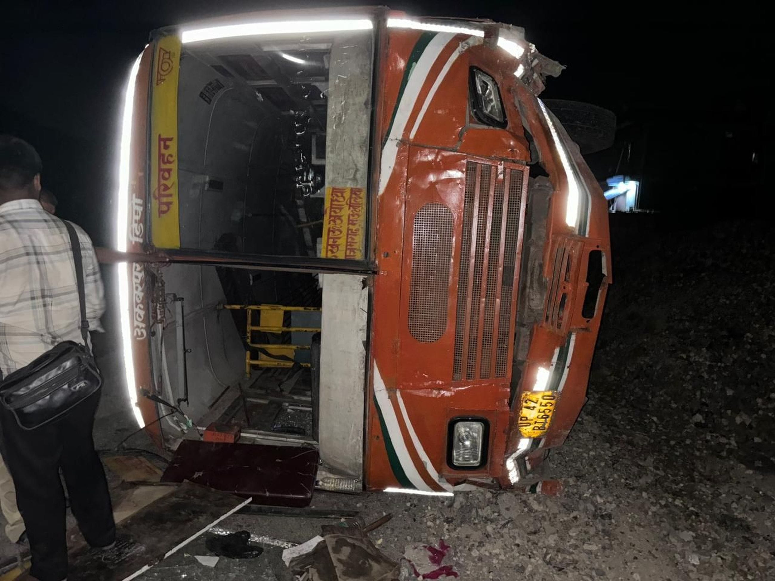 राजेसुल्तानपुर मेंं लगातार बढ़ रहा सरयू नदी का जलस्तर - संवाद