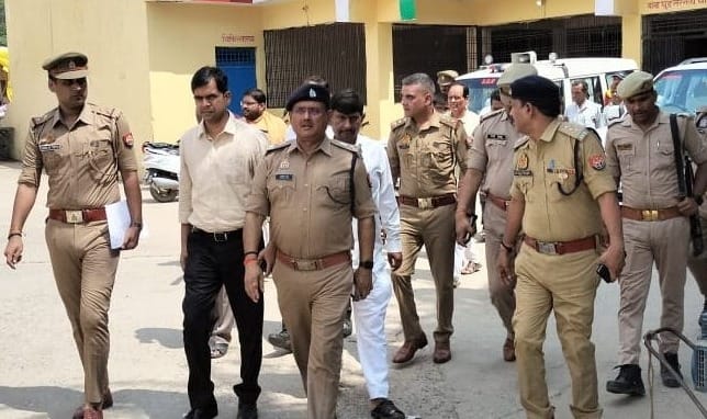 सावन माह के पहले सोमवार पर मेले के लिए सजाया गया बाबा बेलखरनाथ धाम। संवाद सावन माह के पहले सोमवार पर मेले के लिए सजाया गया बाबा बेलखरनाथ धाम। संवाद