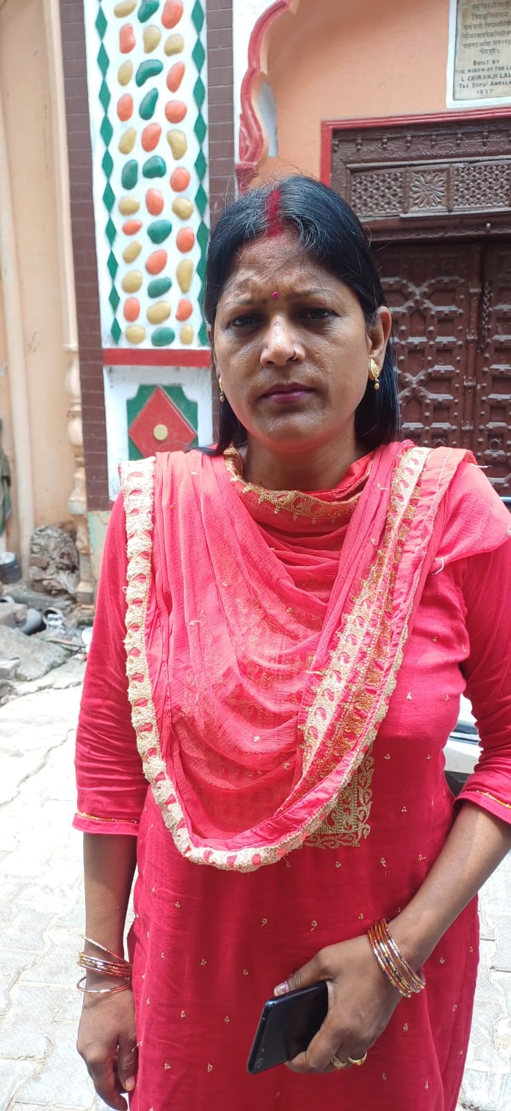 बिमलेश, स्थानीय महिला। बिमलेश, स्थानीय महिला।
