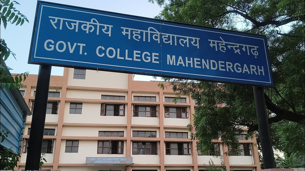फोटो संख्या:68- राजकीय महाविद्यालय महेंद्रगढ़ में विद्यार्थियों को संबोधित करते प्राचार्य प्र फोटो संख्या:68- राजकीय महाविद्यालय महेंद्रगढ़ में विद्यार्थियों को संबोधित करते प्राचार्य प्र