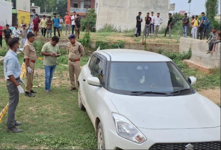 कांधला में विलाप  करती मृतक की दादी