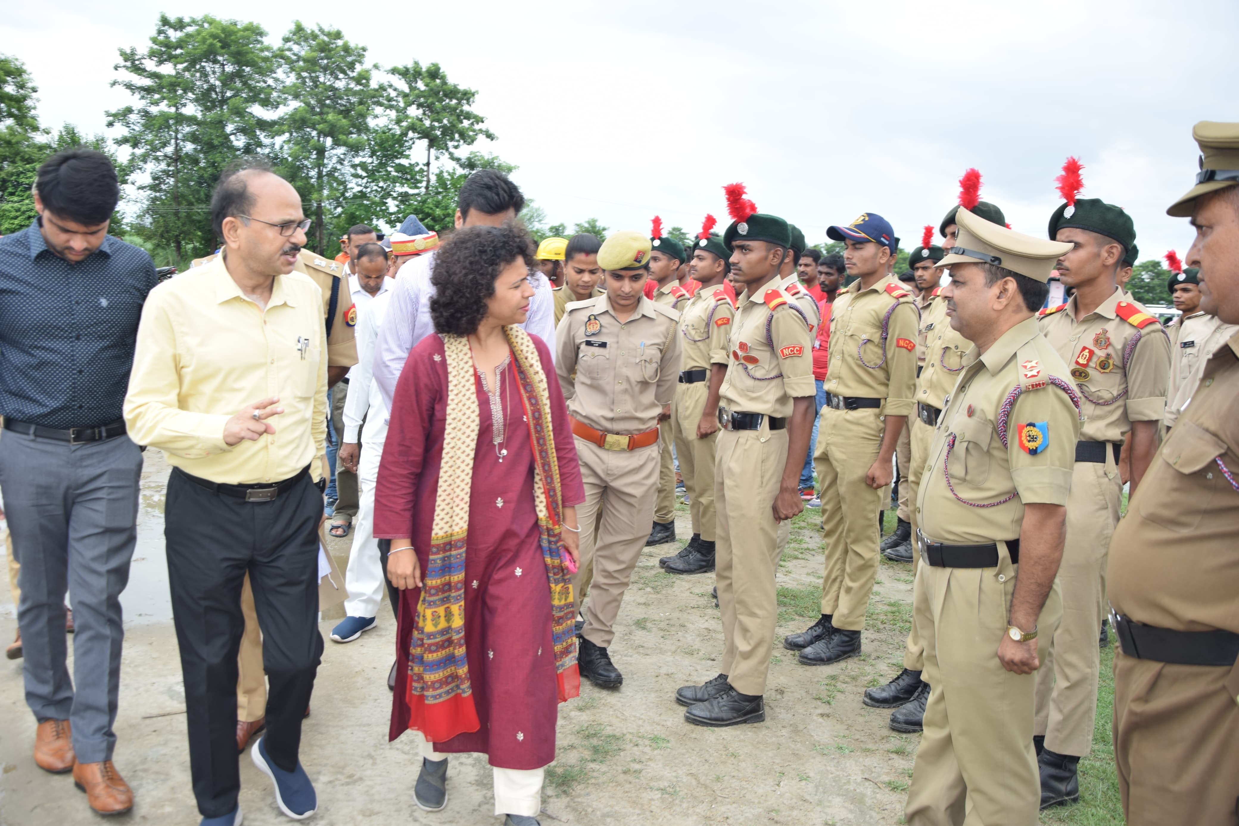 बाढ़ के पानी में डूब रहे व्यक्ति को एनडीआरएफ के जवानों ने बचाया- स्रोत सूचना बाढ़ के पानी में डूब रहे व्यक्ति को एनडीआरएफ के जवानों ने बचाया- स्रोत सूचना