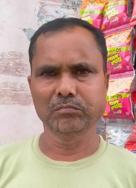 तृतीय सिंचाई खंड शारदानगर की जमीन पर गजियापुर बनी दुकानें और झोपड़ी।संवाद