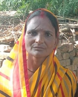तृतीय सिंचाई खंड शारदानगर की जमीन पर गजियापुर बनी दुकानें और झोपड़ी।संवाद