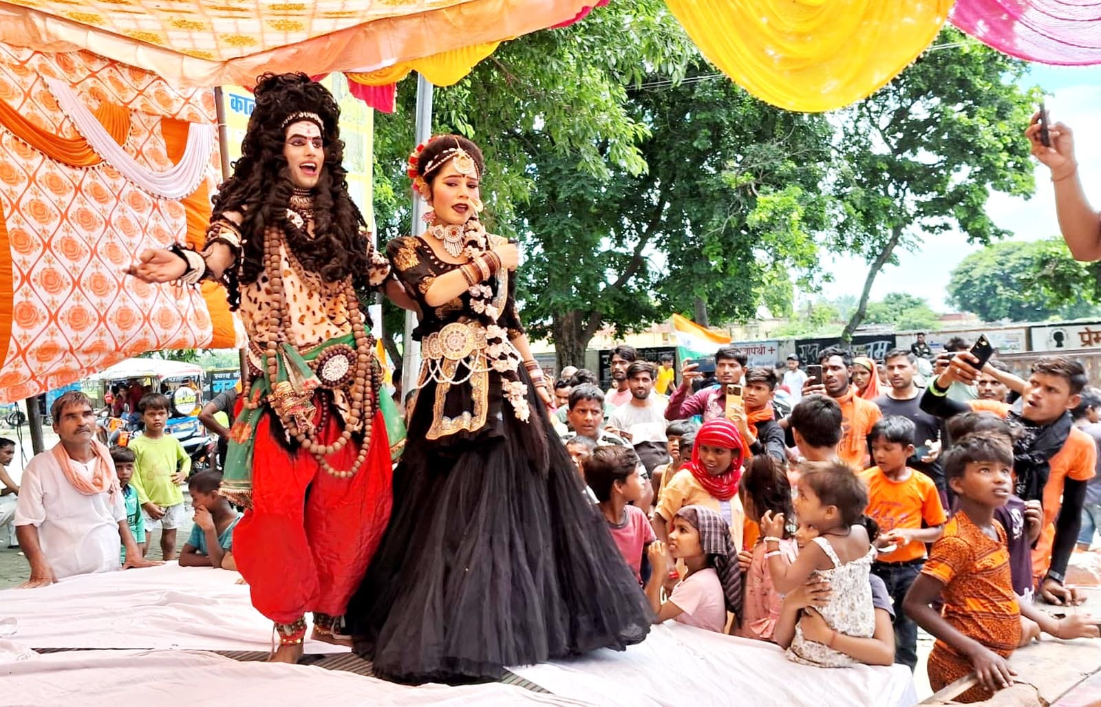 कांवड़ यात्रा में झूमते निकले कांवड़िये। संवाद कांवड़ यात्रा में झूमते निकले कांवड़िये। संवाद