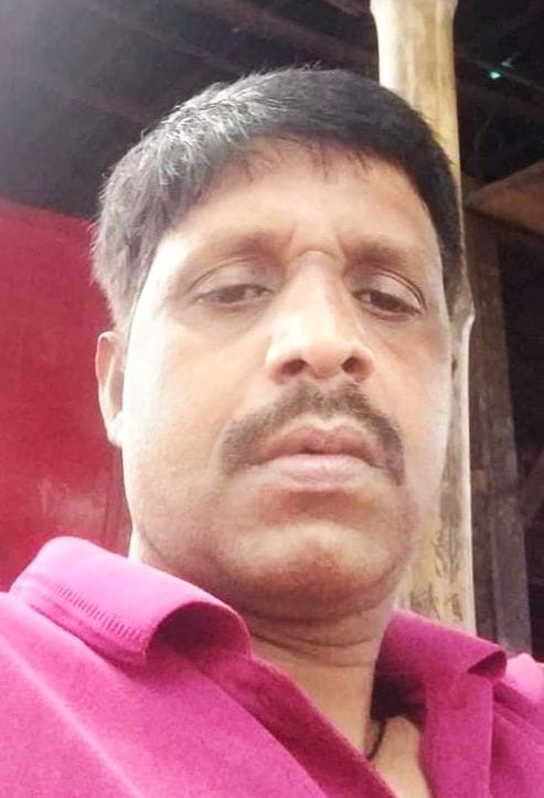 घटनास्थल पर लगी ग्रामीणों की भीड़। संवाद घटनास्थल पर लगी ग्रामीणों की भीड़। संवाद