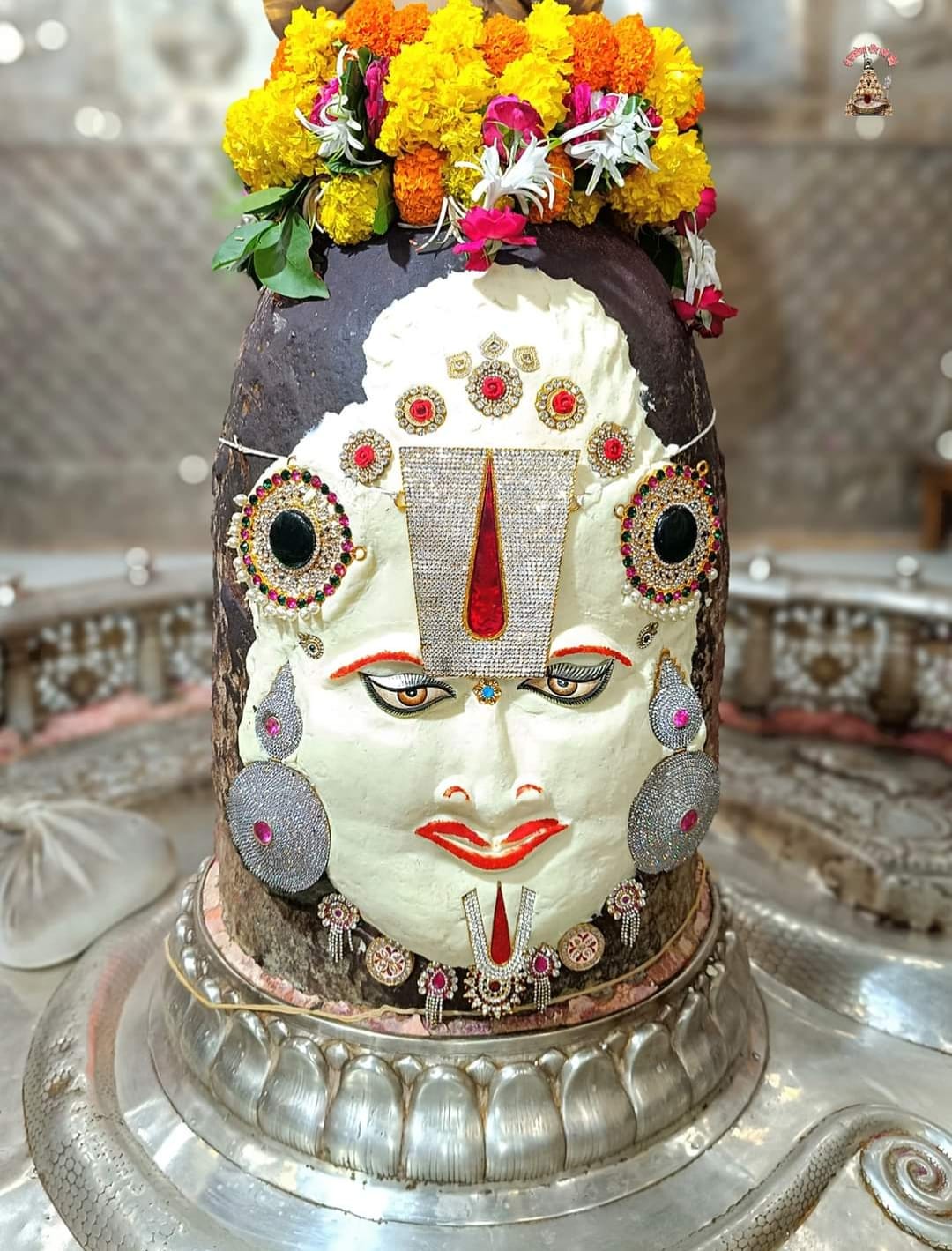 भस्म आरती...कामिका एकादशी पर तिरुपति बालाजी के स्वरूप में सजे बाबा महाकाल भस्म आरती...कामिका एकादशी पर तिरुपति बालाजी के स्वरूप में सजे बाबा महाकाल