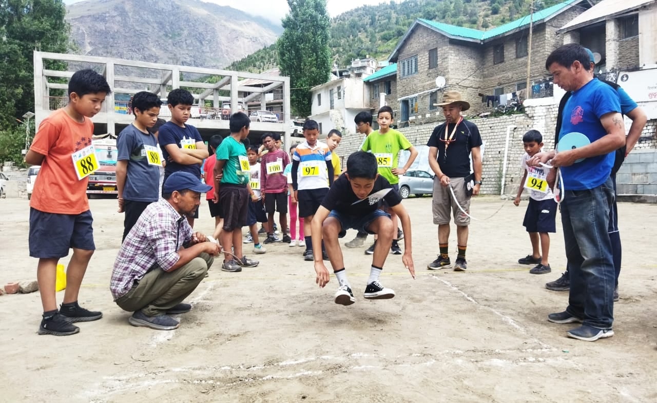 लाहौल स्पिति साईक्लिंग एसोसिएशन ने प्रतिभा पहचान प्रोग्राम के तहत 12 से 14 वर्ष के फिटनेस टेस् लाहौल स्पिति साईक्लिंग एसोसिएशन ने प्रतिभा पहचान प्रोग्राम के तहत 12 से 14 वर्ष के फिटनेस टेस्