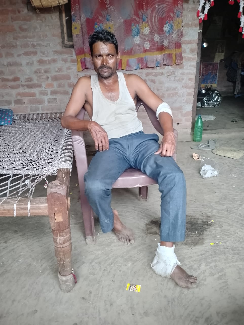 गांव सेहरामऊ उत्तरी के श्मशान घाट में मौजूद लोग।स्रोत: ग्रामीण गांव सेहरामऊ उत्तरी के श्मशान घाट में मौजूद लोग।स्रोत: ग्रामीण