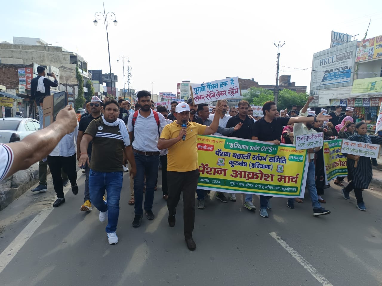 कुरुक्षेत्र। कर्मचारियों को संबोधित करते हुए पूर्व मंत्री अशोक अरोड़ा। संवाद कुरुक्षेत्र। कर्मचारियों को संबोधित करते हुए पूर्व मंत्री अशोक अरोड़ा। संवाद
