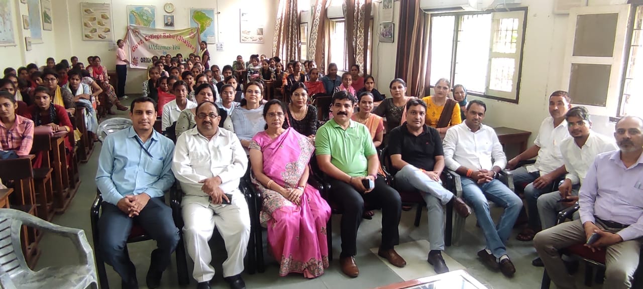 03jjrp18 बहु कालेज में ओरिएंटेशन कार्यक्रम में उपस्थित नवागंतुक छात्र व अतिथि।संवाद 03jjrp18 बहु कालेज में ओरिएंटेशन कार्यक्रम में उपस्थित नवागंतुक छात्र व अतिथि।संवाद