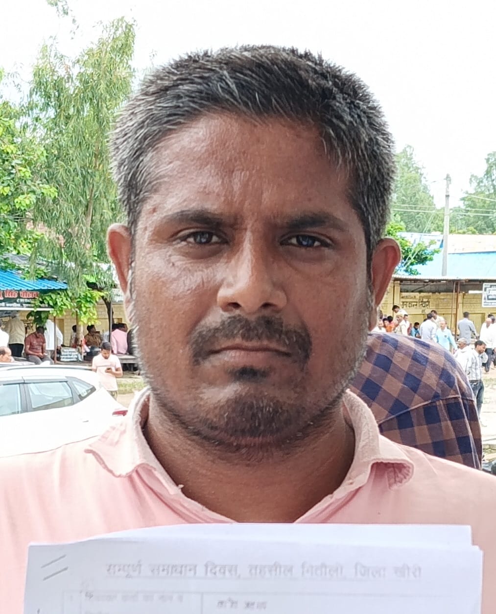 तहसील में आयोजित संपूर्ण समाधान दिवस में शिकायतें सुनते एसडीएम और सीओ। संवाद तहसील में आयोजित संपूर्ण समाधान दिवस में शिकायतें सुनते एसडीएम और सीओ। संवाद