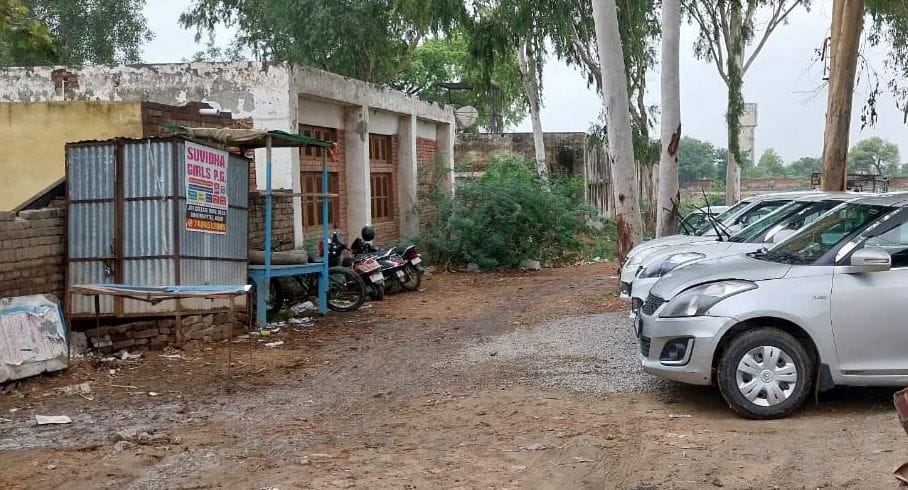 04जेएनडी14-राजकीय स्कूल के पास से खेड़ी मसानिया को जाने वाला रास्ता जहां सडक़ बनेगी। संवाद 04जेएनडी14-राजकीय स्कूल के पास से खेड़ी मसानिया को जाने वाला रास्ता जहां सडक़ बनेगी। संवाद