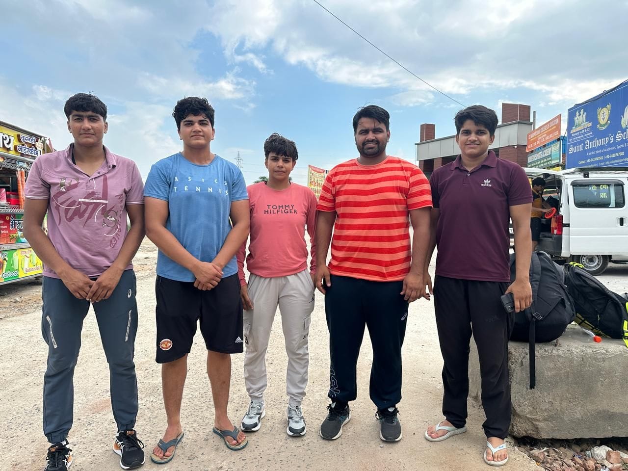 फोटो 36 - सोनीपत के गांव जुआं के पहलवान चिराग व अक्ष प्रतियोगिता में जीतने के बाद प्रशिक्षक डाल फोटो 36 - सोनीपत के गांव जुआं के पहलवान चिराग व अक्ष प्रतियोगिता में जीतने के बाद प्रशिक्षक डाल