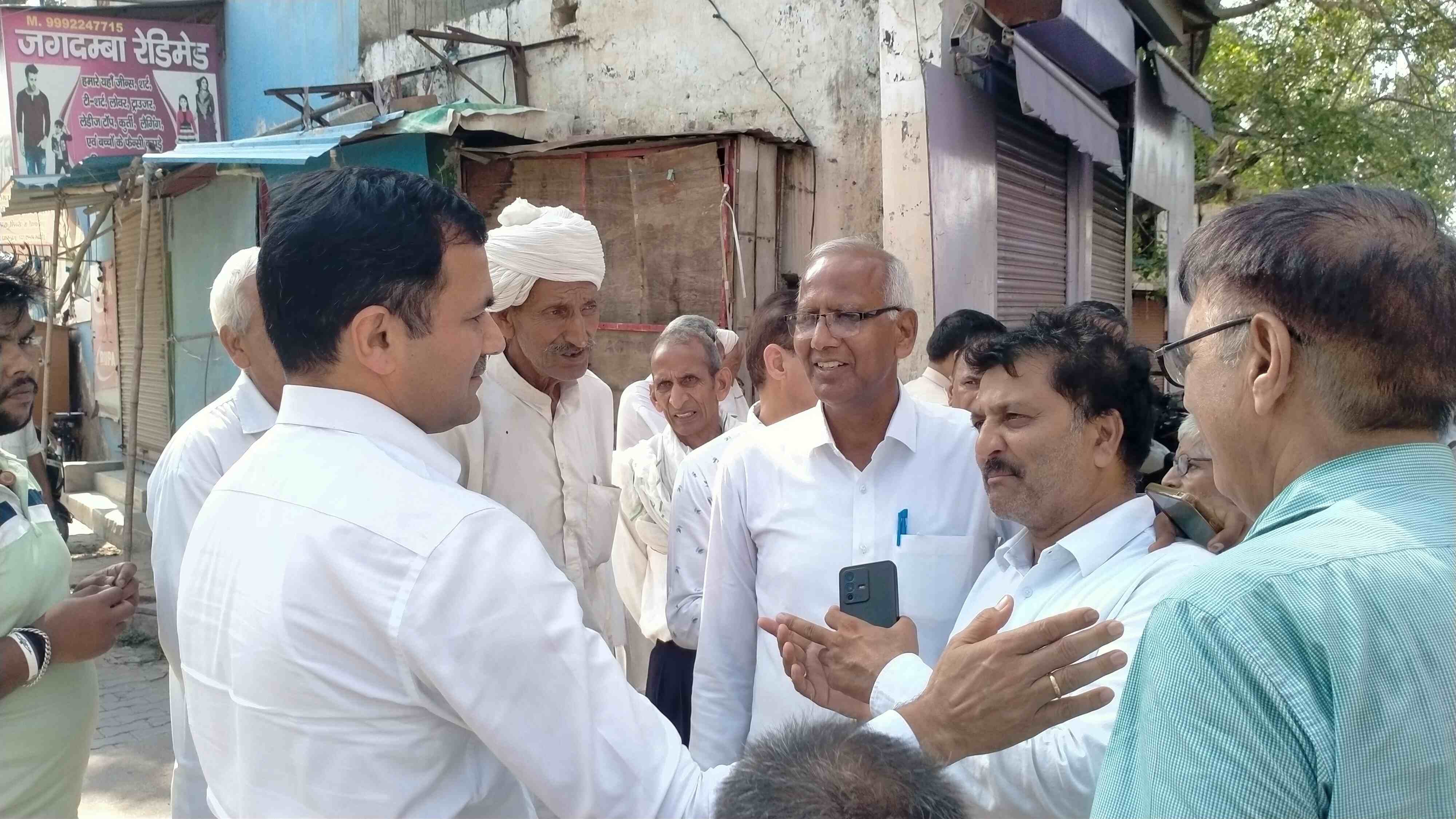 फोटो संख्या:61- शहर के विकास कार्यों को लेकर नगर पालिका महेंद्रगढ़ के बाहर जनसभा को संबोधित कर फोटो संख्या:61- शहर के विकास कार्यों को लेकर नगर पालिका महेंद्रगढ़ के बाहर जनसभा को संबोधित कर