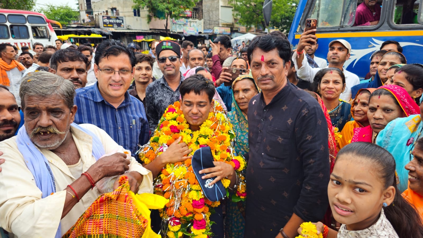 वायु सेना का प्रशिक्षण प्राप्त कर घर लौटी तनीषा