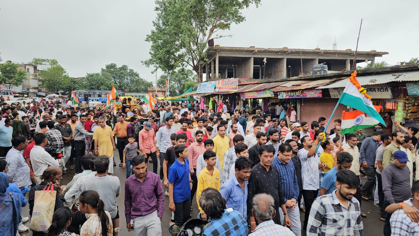 वायु सेना का प्रशिक्षण प्राप्त कर घर लौटी तनीषा